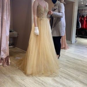 Renaissance prom dress size 4.